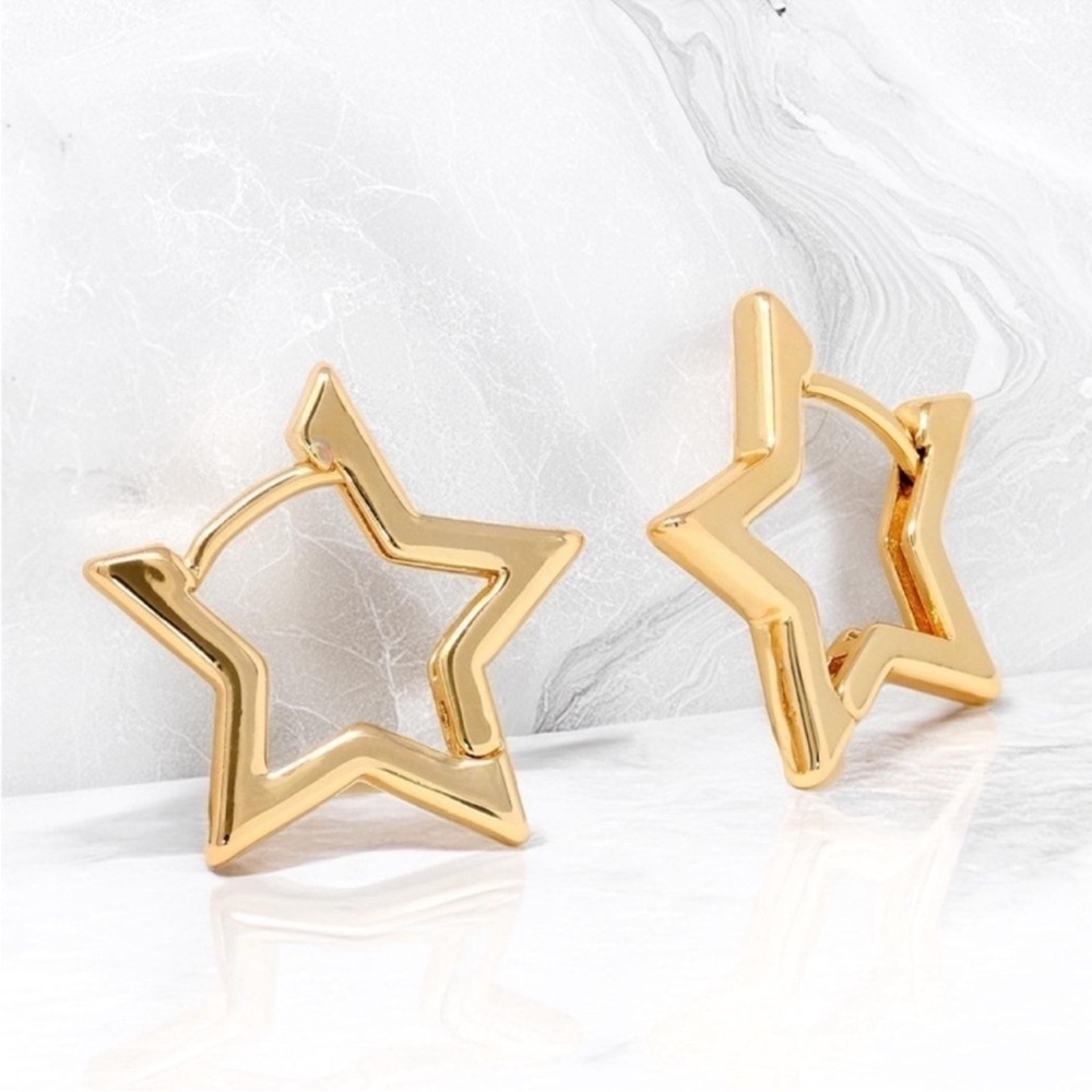 NEW! 925 Sterling Silver Gold Star Hoop Earrings A5-181